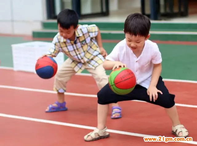 河南洛陽正大國際香港偉才幼兒園上演了一場萌版奧運會