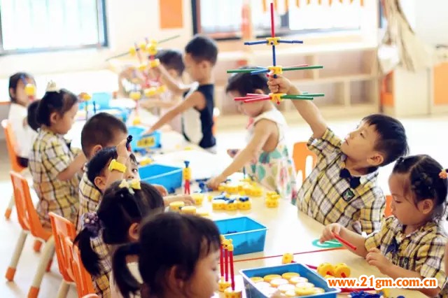 河南洛陽正大國際香港偉才幼兒園上演了一場萌版奧運會