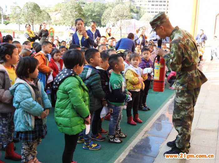 貴州松桃鴻合偉才幼兒園消防演習活動