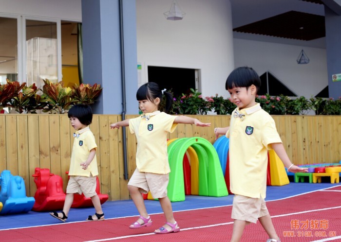 偉才教育榮獲“2017年度品牌影響力教育集團(tuán)”