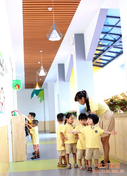 喜訊！偉才教育董事長羅駭浪榮獲“成長型企業人才”稱號