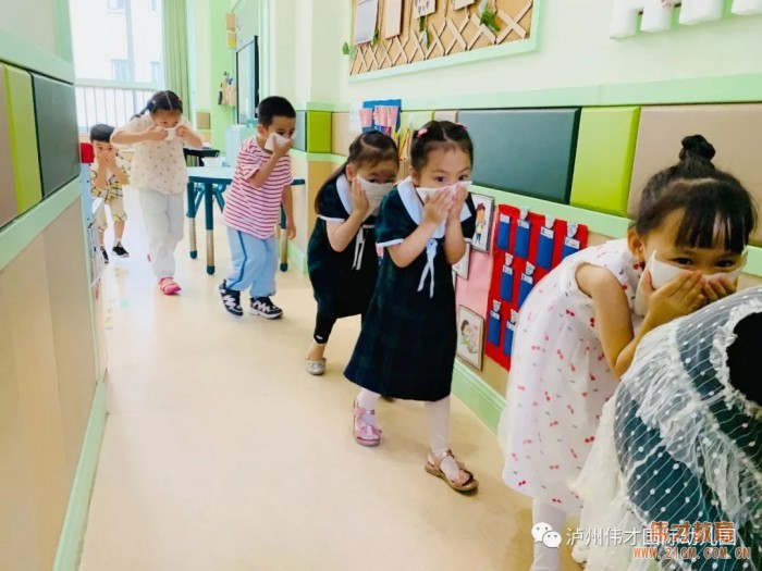 四川瀘州偉才幼兒園:安全教育踐于行,健康成長更放心!