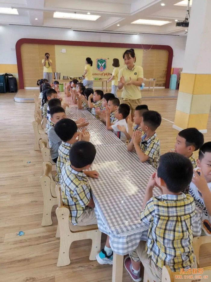 貴州都勻雨花湖偉才幼兒園:畢業(yè)季系列活動(dòng)之“今夜不回家”