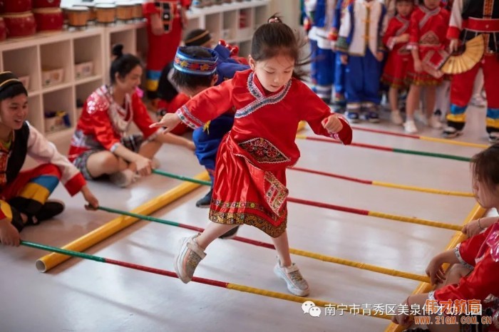 “壯鄉歌圩節,五彩三月三”——廣西南寧美泉偉才幼兒園