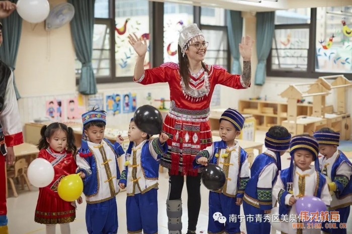 “壯鄉歌圩節,五彩三月三”——廣西南寧美泉偉才幼兒園