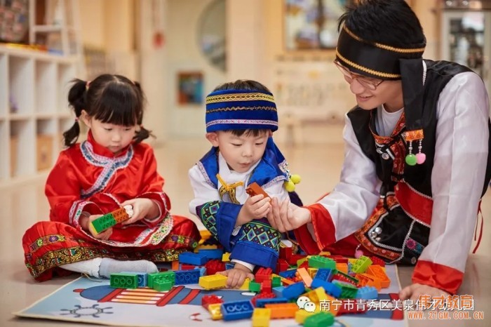 “壯鄉歌圩節,五彩三月三”——廣西南寧美泉偉才幼兒園